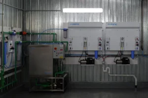 Double Analytica 100 with DT300 Distribution Tank